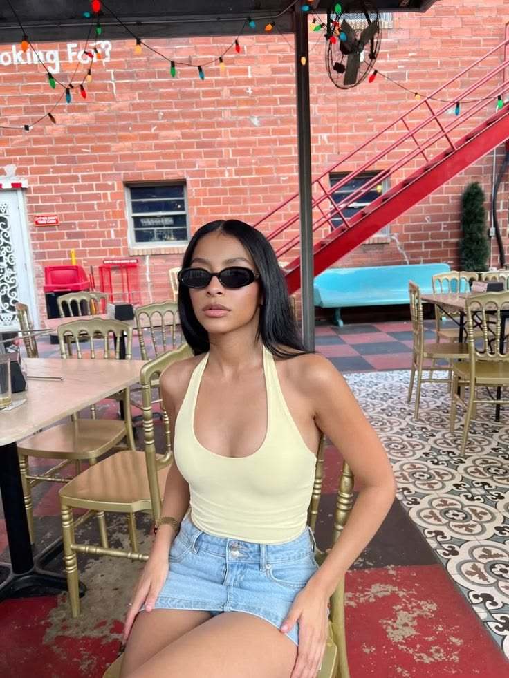 Plain halter neck top